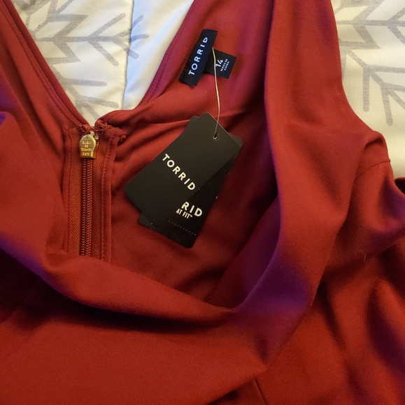 Dress - Picture 6 of 6